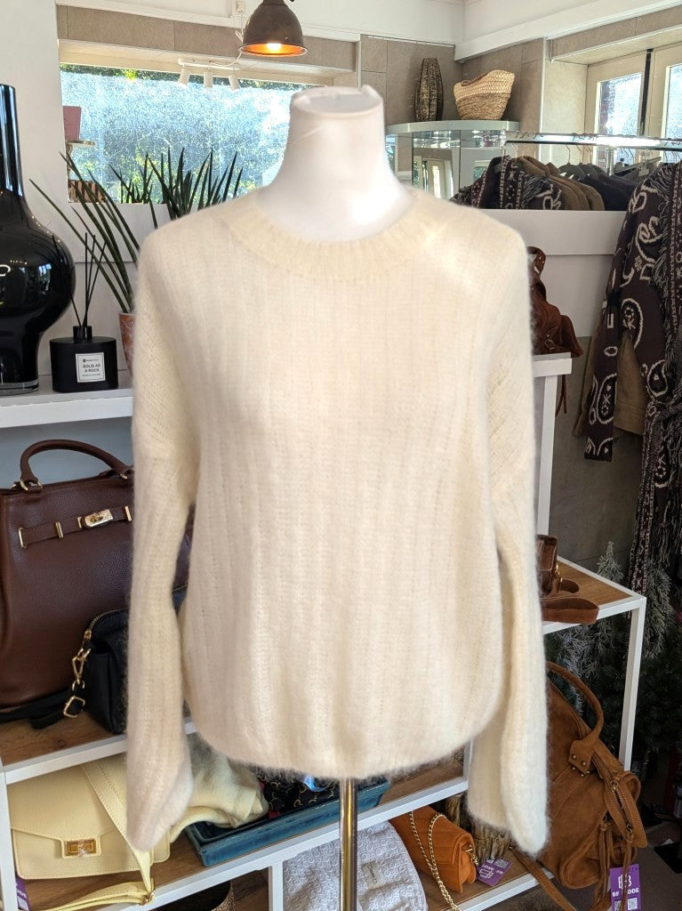 Soft Kid Mohair Balloon-Sleeve Sweater — Cream
