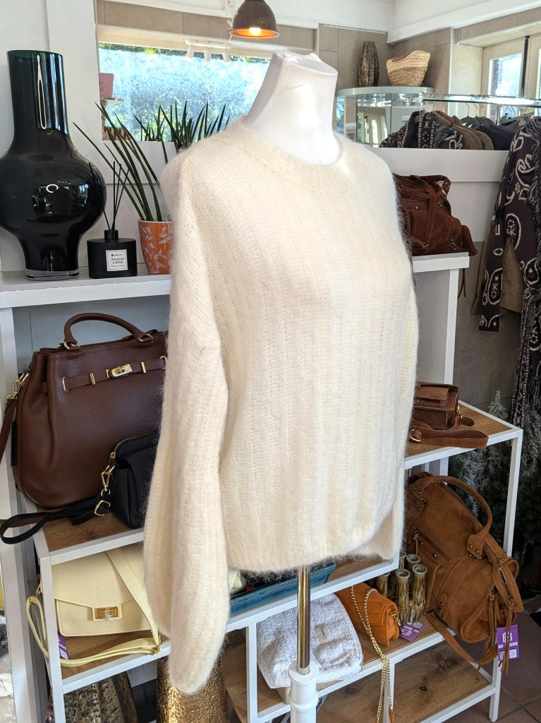 Soft Kid Mohair Balloon-Sleeve Sweater — Cream