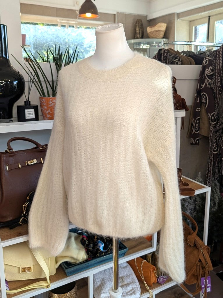 Soft Kid Mohair Balloon-Sleeve Sweater — Cream