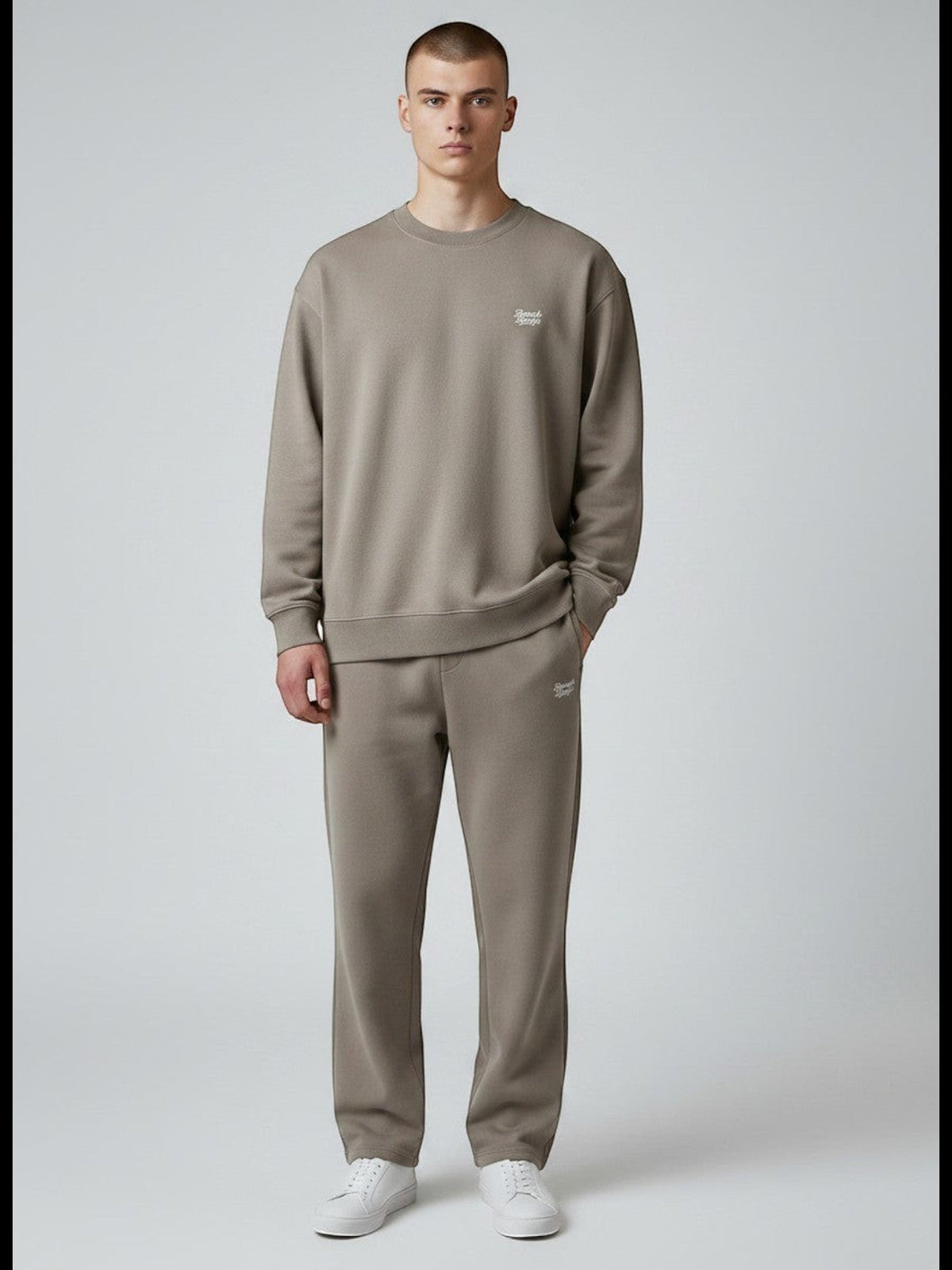 Signature Jogginghose – weiße Stickerei