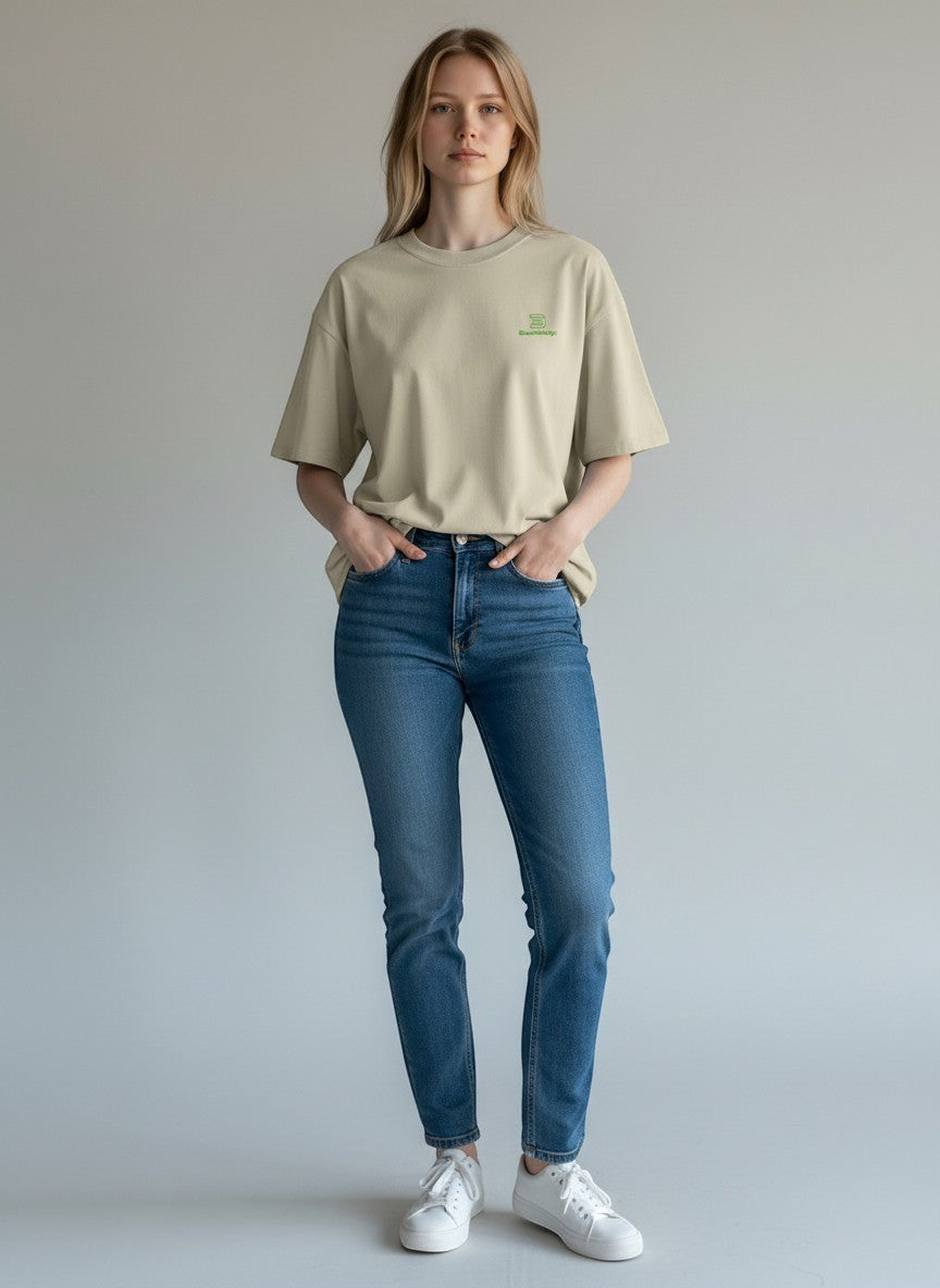Core Oversize T-Shirt 200 g/m² – Bio-Baumwolle, grüne Stickerei