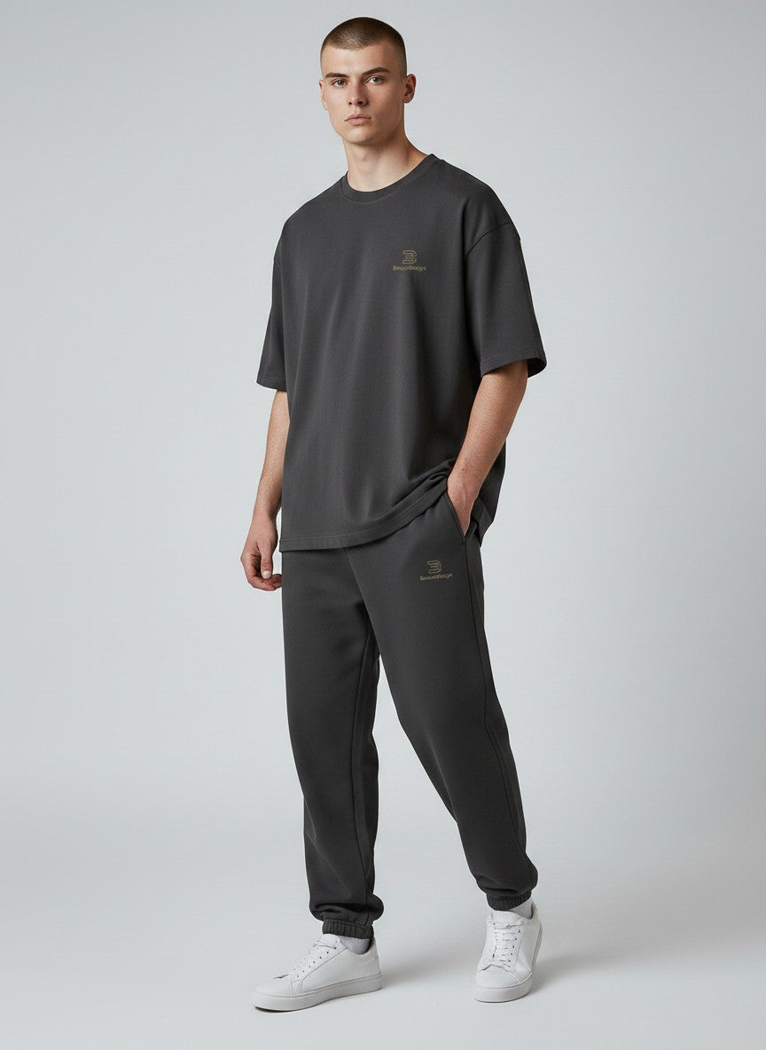 Silence Fluffy Jogginghose – goldene Stickerei