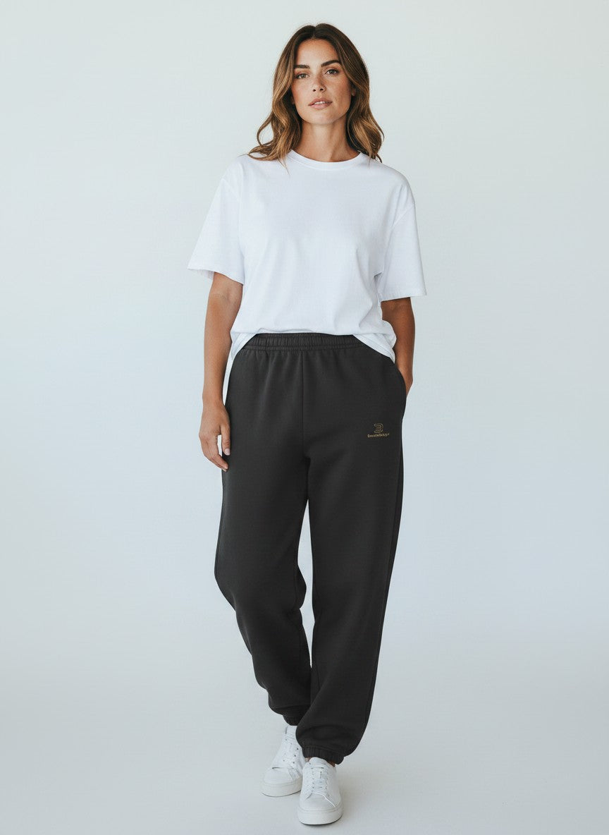 Silence Fluffy Jogginghose – goldene Stickerei
