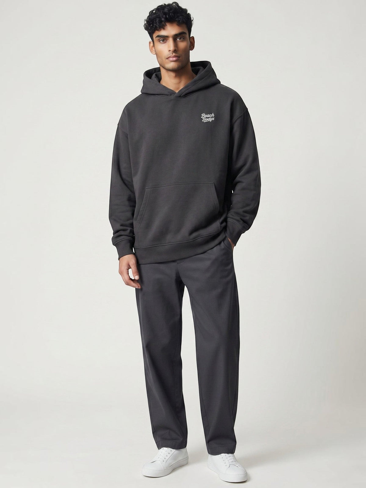 Signature Oversize Hoodie 350 g/m² – Bio-Baumwolle, weiße Stickerei