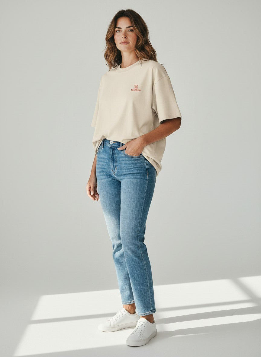 Essential Oversize T-Shirt 200 g/m² – Bio-Baumwolle, rote Stickerei