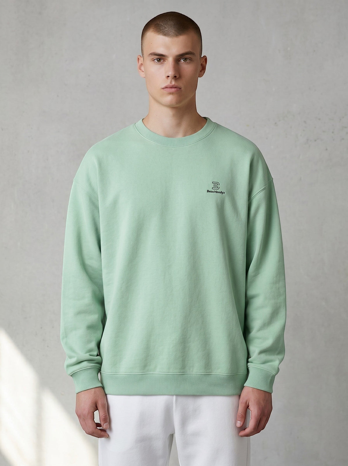 Standard Oversize Sweatshirt 350 g/m² – Bio-Baumwolle, schwarze Stickerei