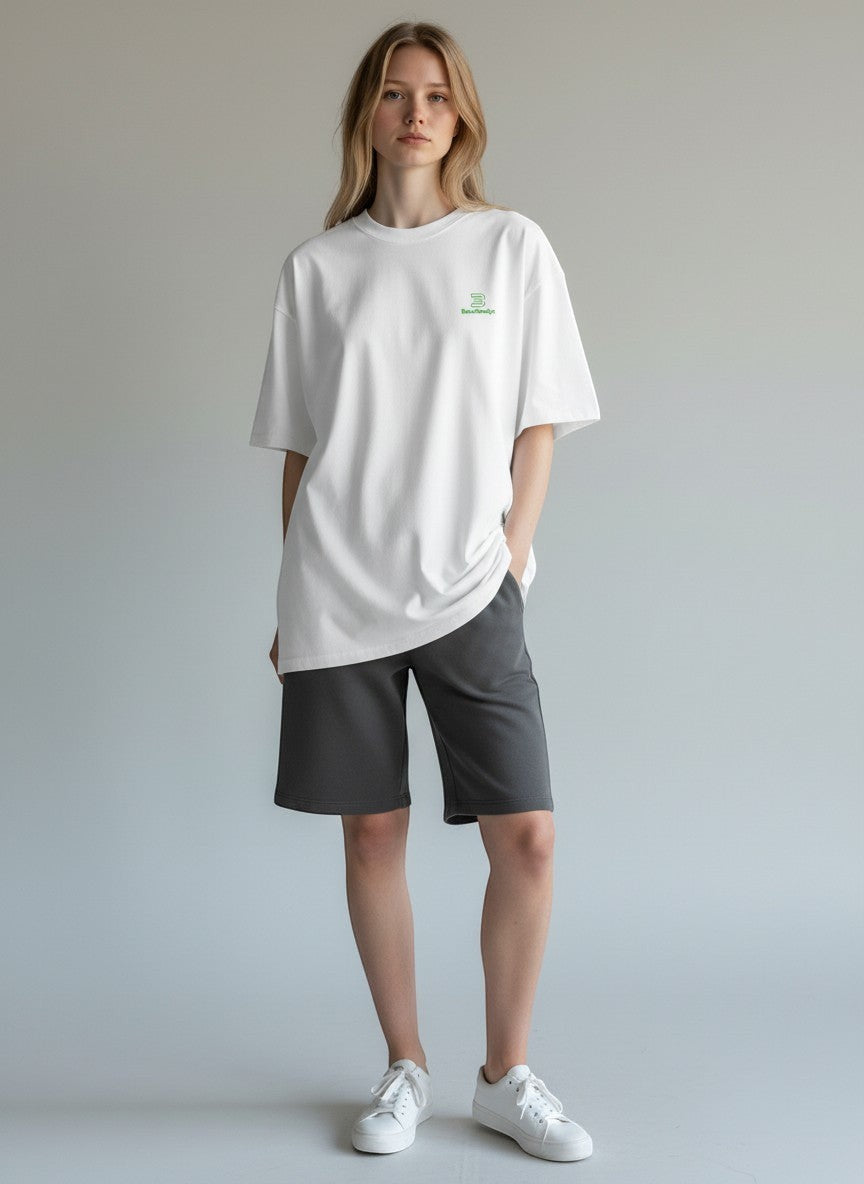 Core Oversize T-Shirt 200 g/m² – Bio-Baumwolle, grüne Stickerei